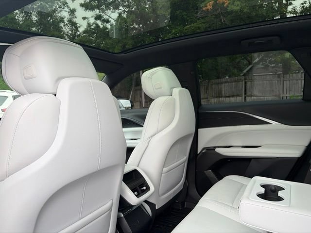 Used 2024 Cadillac Lyriq Luxury w/ LPO, Floor Liner Package AWD/4WD image 27