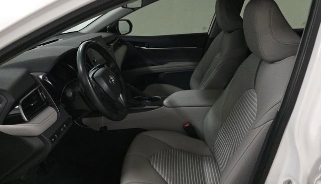 Used 2023 Toyota Camry SE image 4