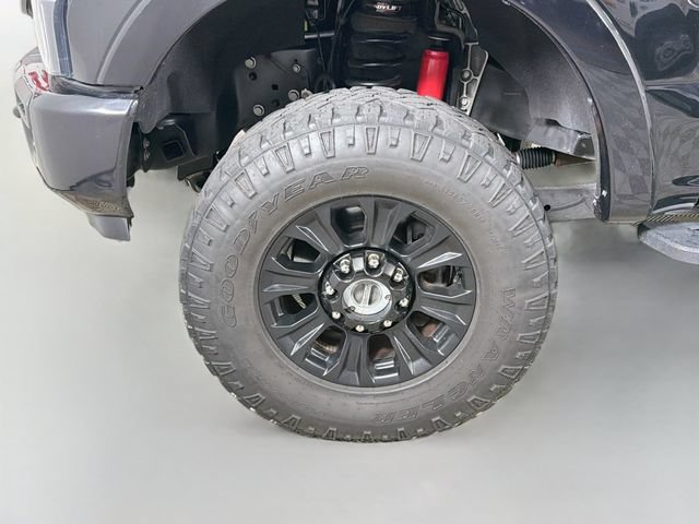 Certified 2022 Ford F350 Lariat w/ Tremor Off-Road Package AWD/4WD image 37
