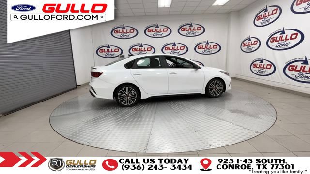 Used 2022 Kia Forte GT w/ GT Technology Package FWD image 2