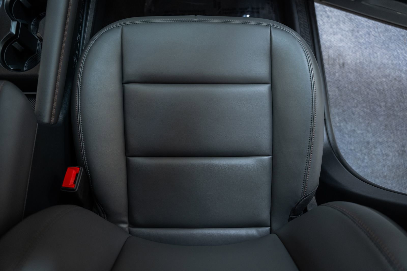 Certified 2025 Ford Explorer Active w/ Active Comfort Package image 37