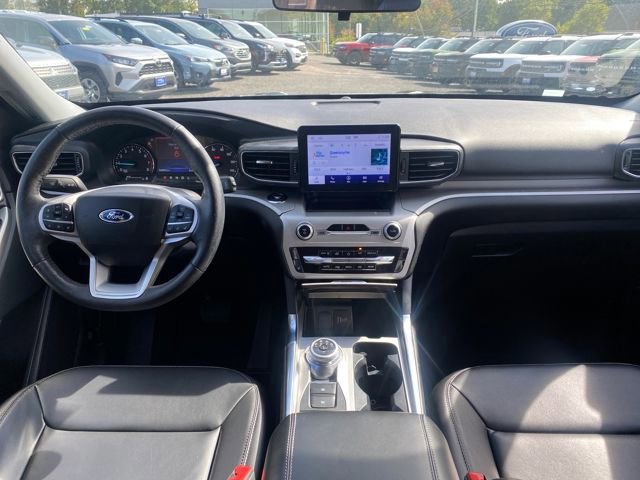 Certified 2022 Ford Explorer XLT w/ Equipment Group 202A image 14