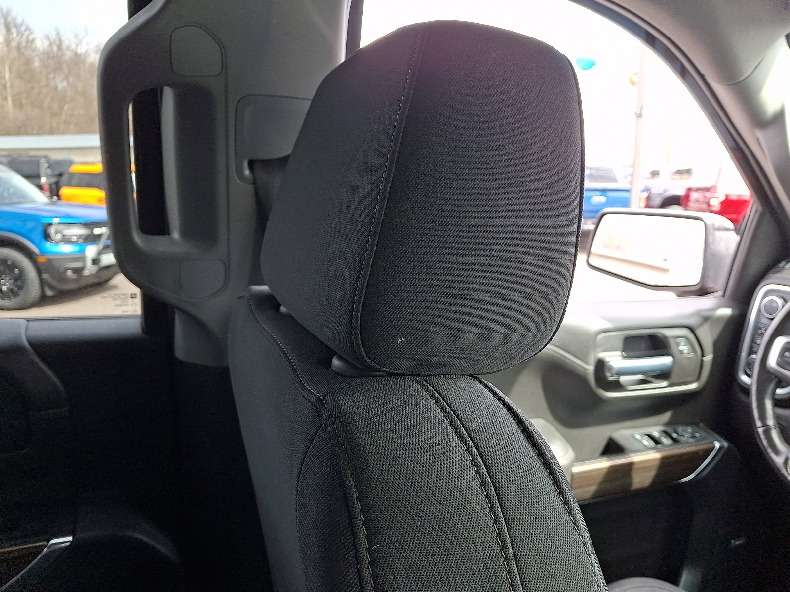 Used 2022 Chevrolet Silverado 1500 LT Trail Boss w/ Convenience Package II image 13