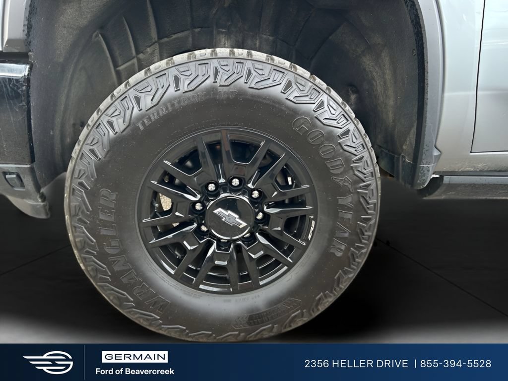 Used 2024 Chevrolet Silverado 2500 ZR2 w/ Technology Package AWD/4WD image 12