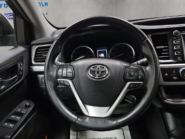 Used 2019 Toyota Highlander Limited AWD/4WD image 14