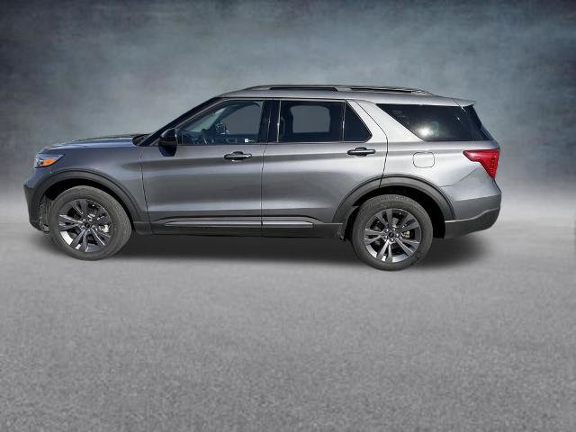 Certified 2023 Ford Explorer XLT w/ Equipment Group 202A AWD/4WD image 2