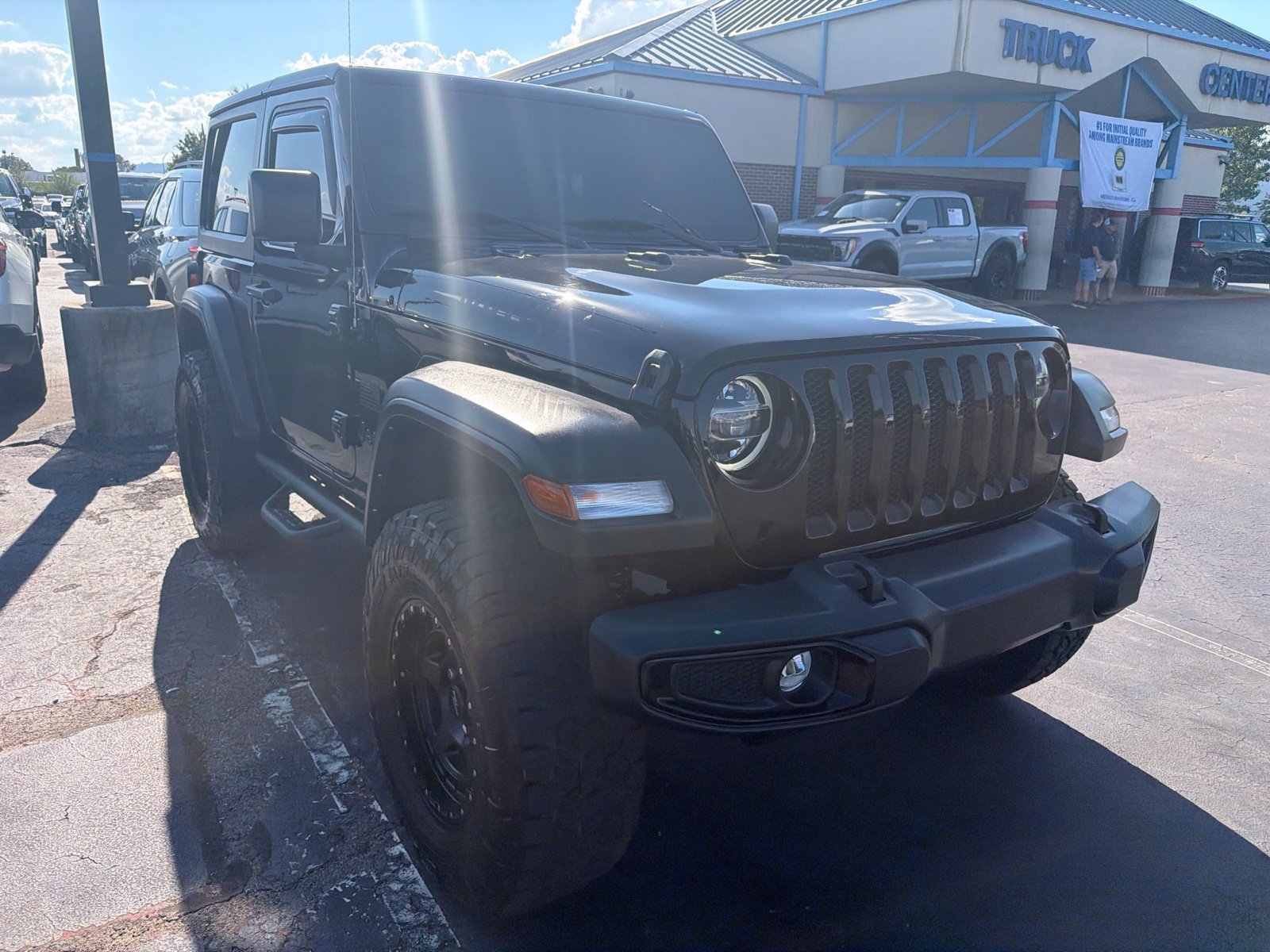 Used 2022 Jeep Wrangler Sport AWD/4WD image 2