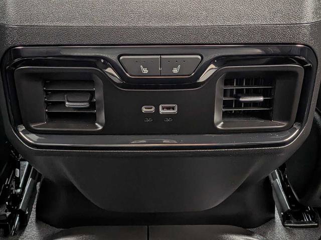 Used 2023 GMC Sierra 1500 AT4 w/ AT4 Premium Package AWD/4WD image 26