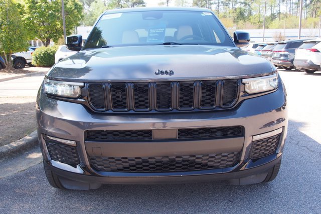 Used 2024 Jeep Grand Cherokee L Limited w/ Black Appearance Package image 8