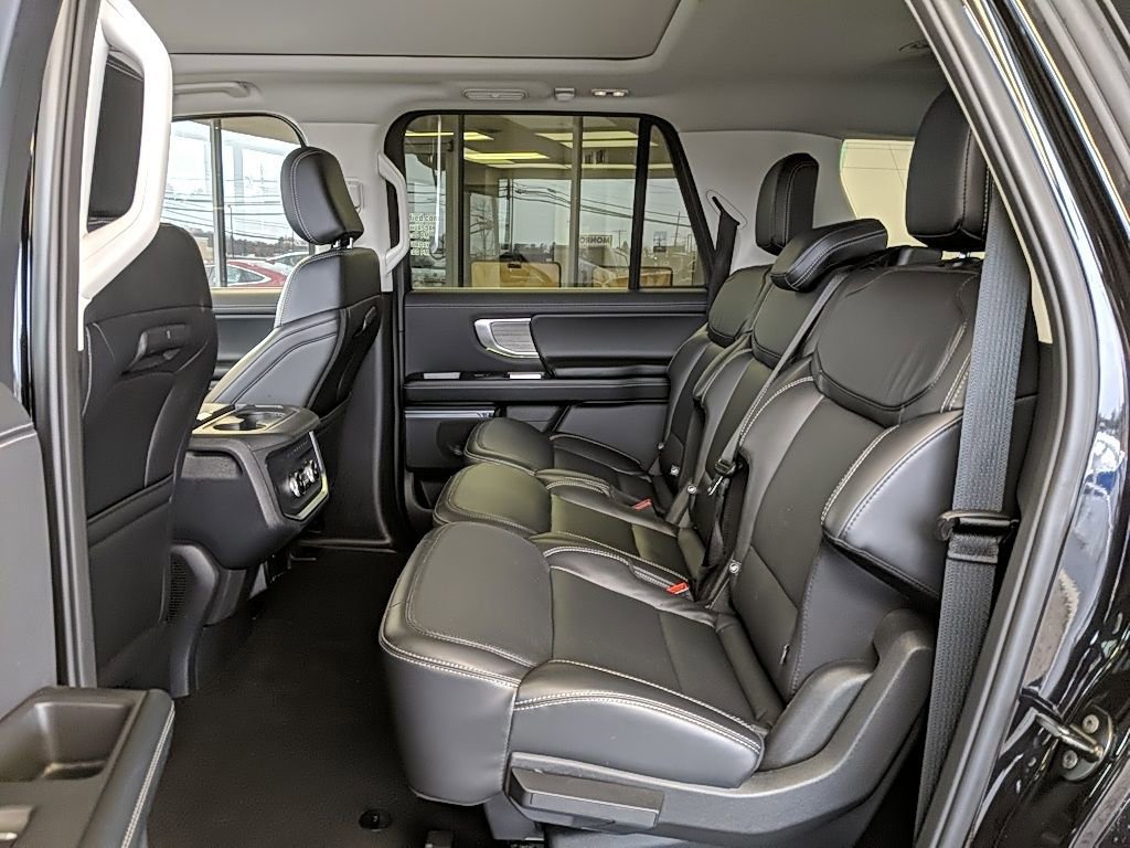 Certified 2025 Ford Expedition Max Platinum image 16