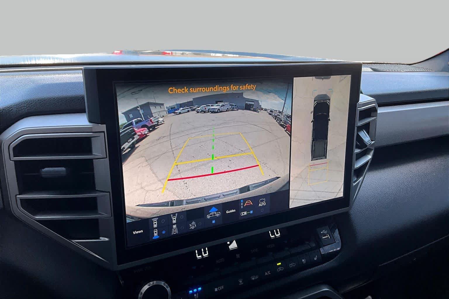 Used 2025 Toyota Tundra Limited AWD/4WD image 27