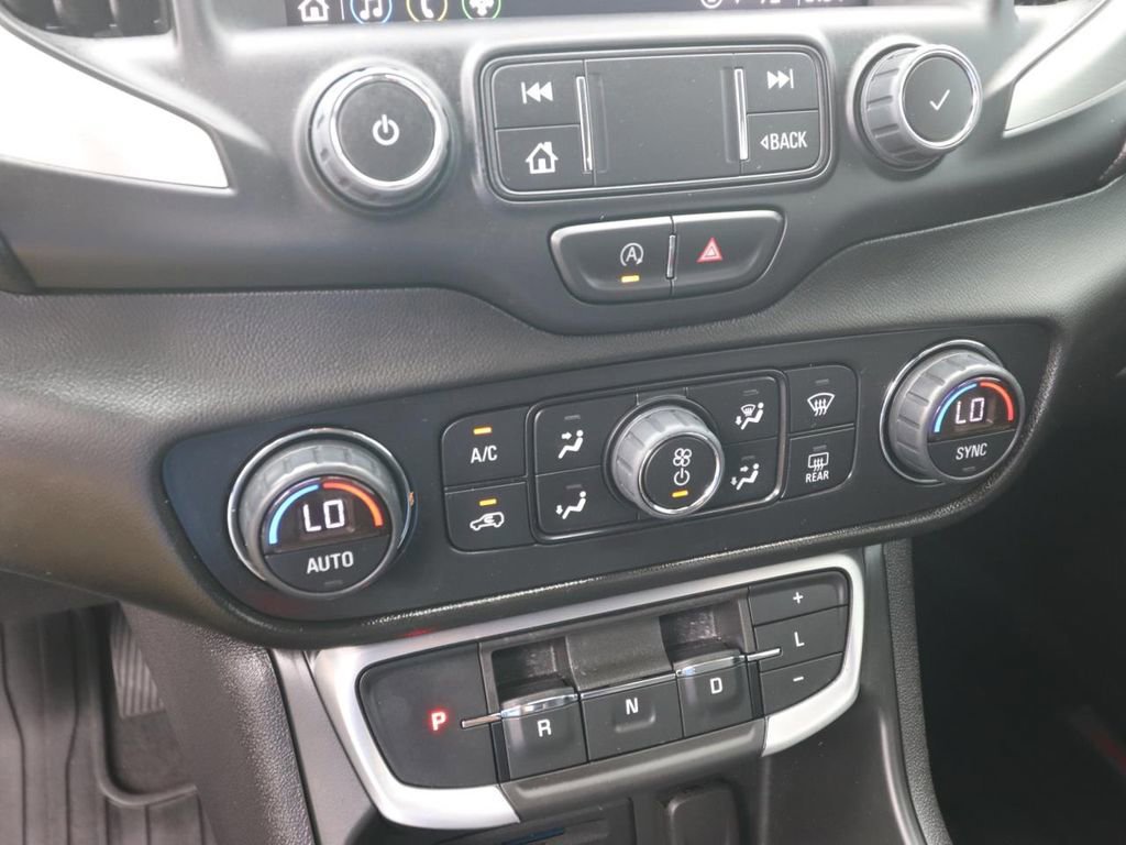 Used 2022 GMC Terrain SLT image 22