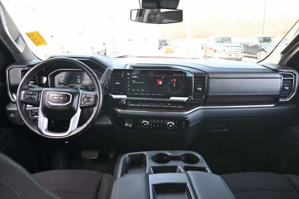 Used 2023 GMC Sierra 1500 SLE image 25