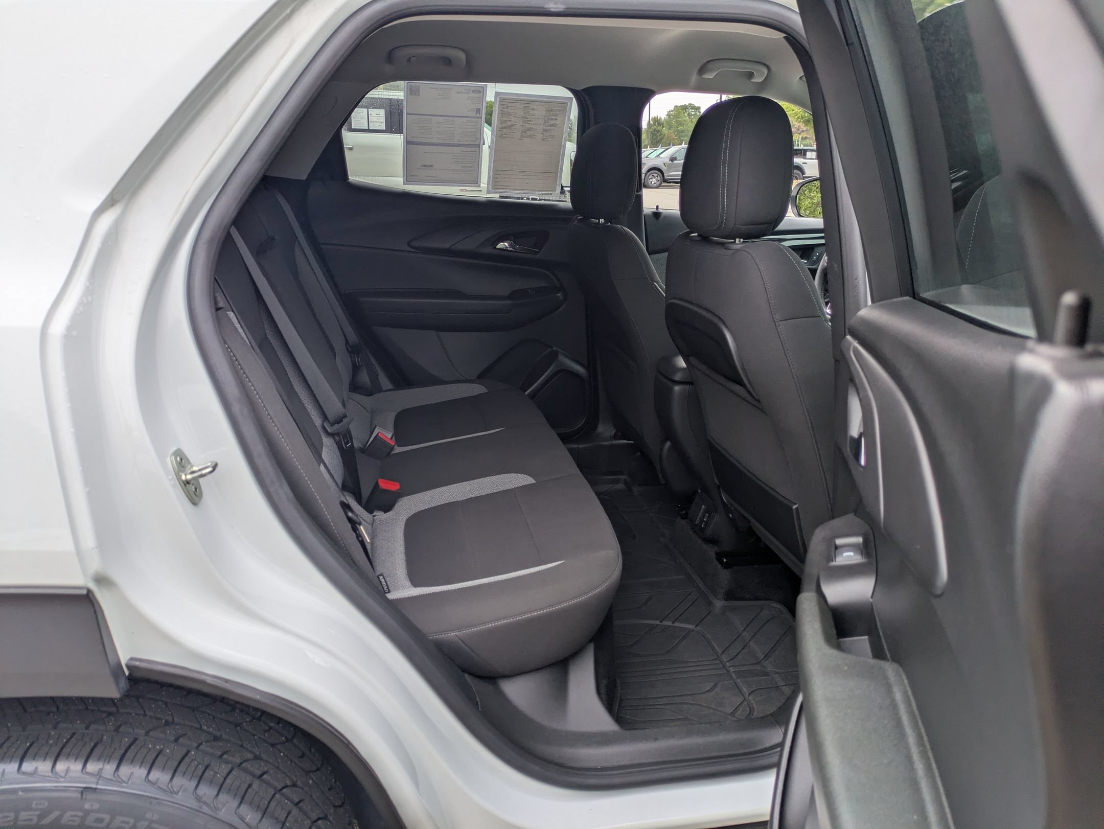 Used 2024 Chevrolet TrailBlazer LT w/ Convenience Package FWD image 34