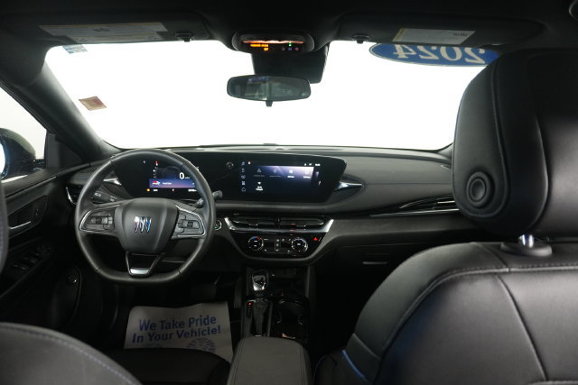 Used 2024 Buick Envista Sport Touring w/ Convenience I Package FWD image 24