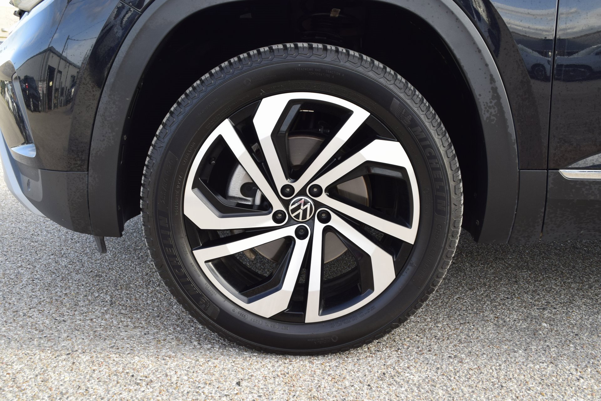 Used 2023 Volkswagen Atlas Cross Sport SEL image 25