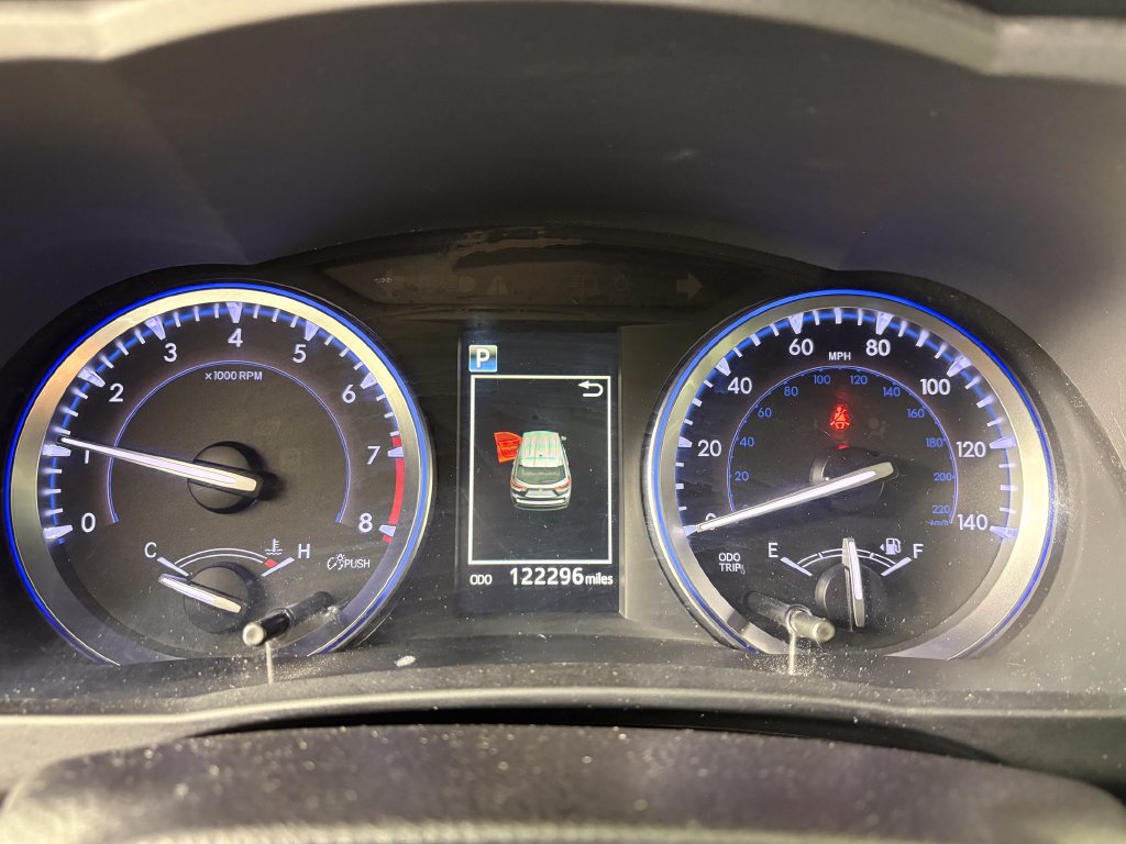 Used 2019 Toyota Highlander XLE FWD image 16