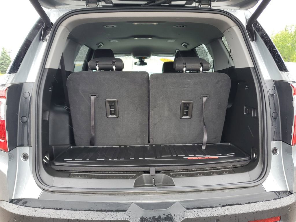 Used 2023 GMC Acadia SLE w/ Driver Convenience Package image 8