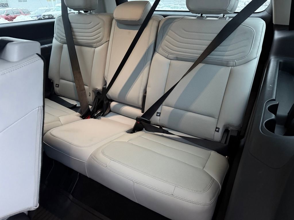 Certified 2025 Ford Expedition Max Platinum w/ Platinum Ultimate Package image 12