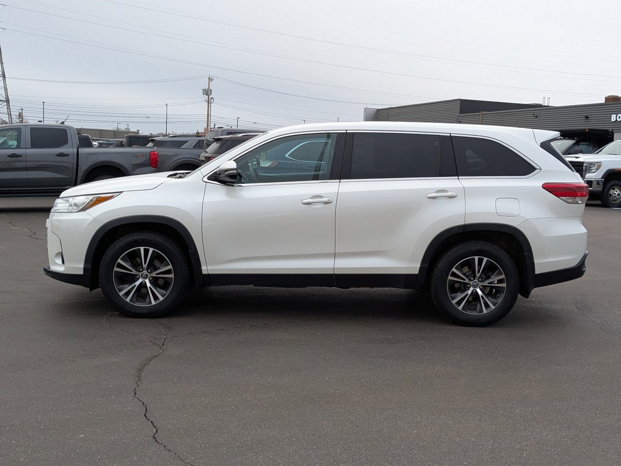 Used 2019 Toyota Highlander LE image 7