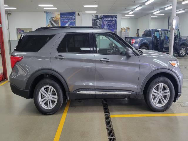 Certified 2023 Ford Explorer XLT w/ Equipment Group 202A AWD/4WD image 6
