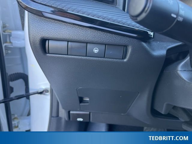 Used 2025 Nissan Kicks SR image 38