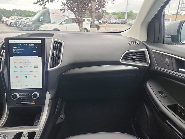 Certified 2022 Ford Edge SEL w/ Convenience Package AWD/4WD image 10
