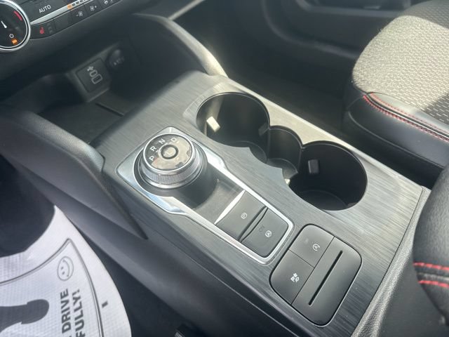 Certified 2025 Ford Escape ST-Line Select AWD/4WD image 25