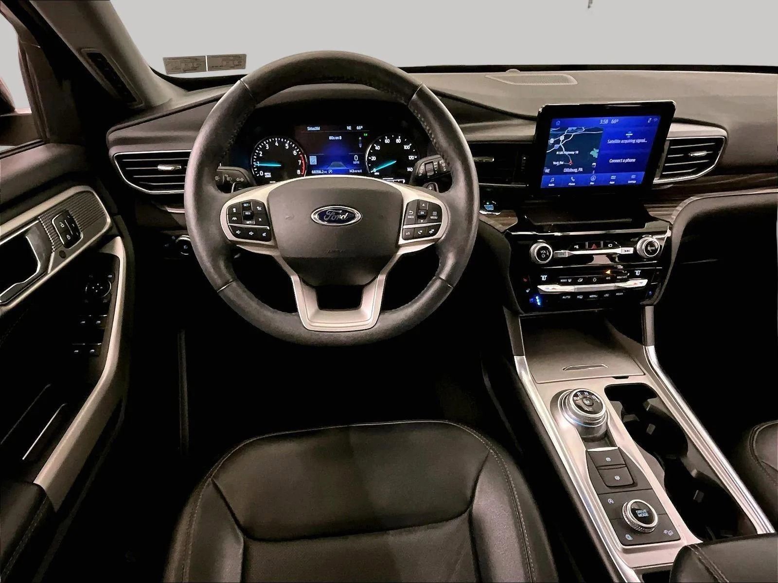 Certified 2021 Ford Explorer Limited w/ Equipment Group 301A AWD/4WD image 5