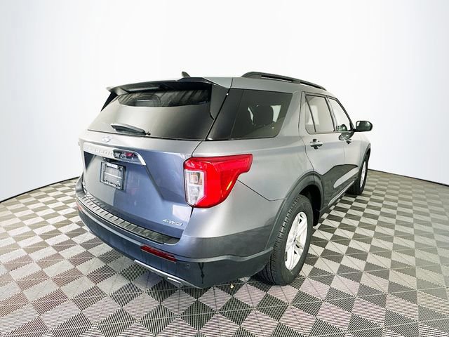 Certified 2022 Ford Explorer XLT w/ Equipment Group 202A image 5