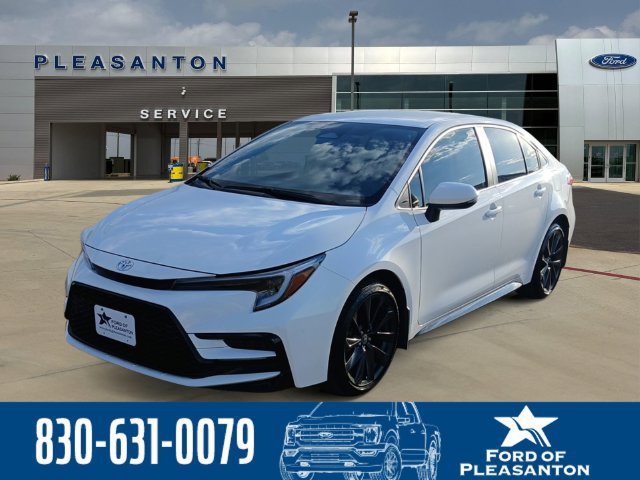Used 2026 Toyota Corolla SE FWD image 1