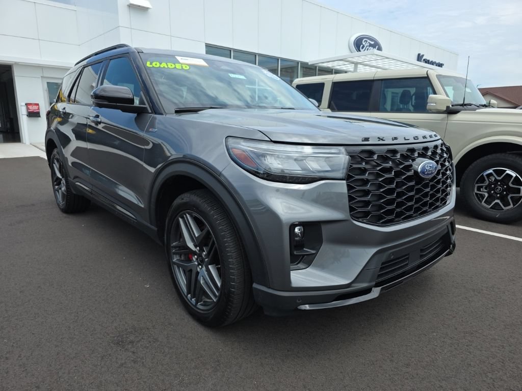 Certified 2025 Ford Explorer ST-Line w/ ST-Line Street Pack AWD/4WD image 3
