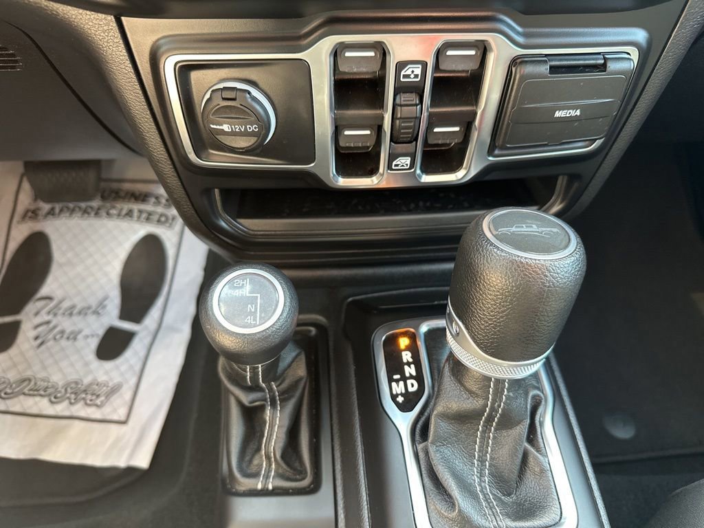 Used 2023 Jeep Gladiator Overland image 24