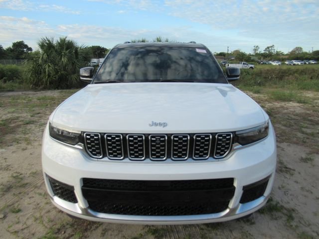 Used 2024 Jeep Grand Cherokee L Summit w/ Advanced Protech Group IV AWD/4WD image 4
