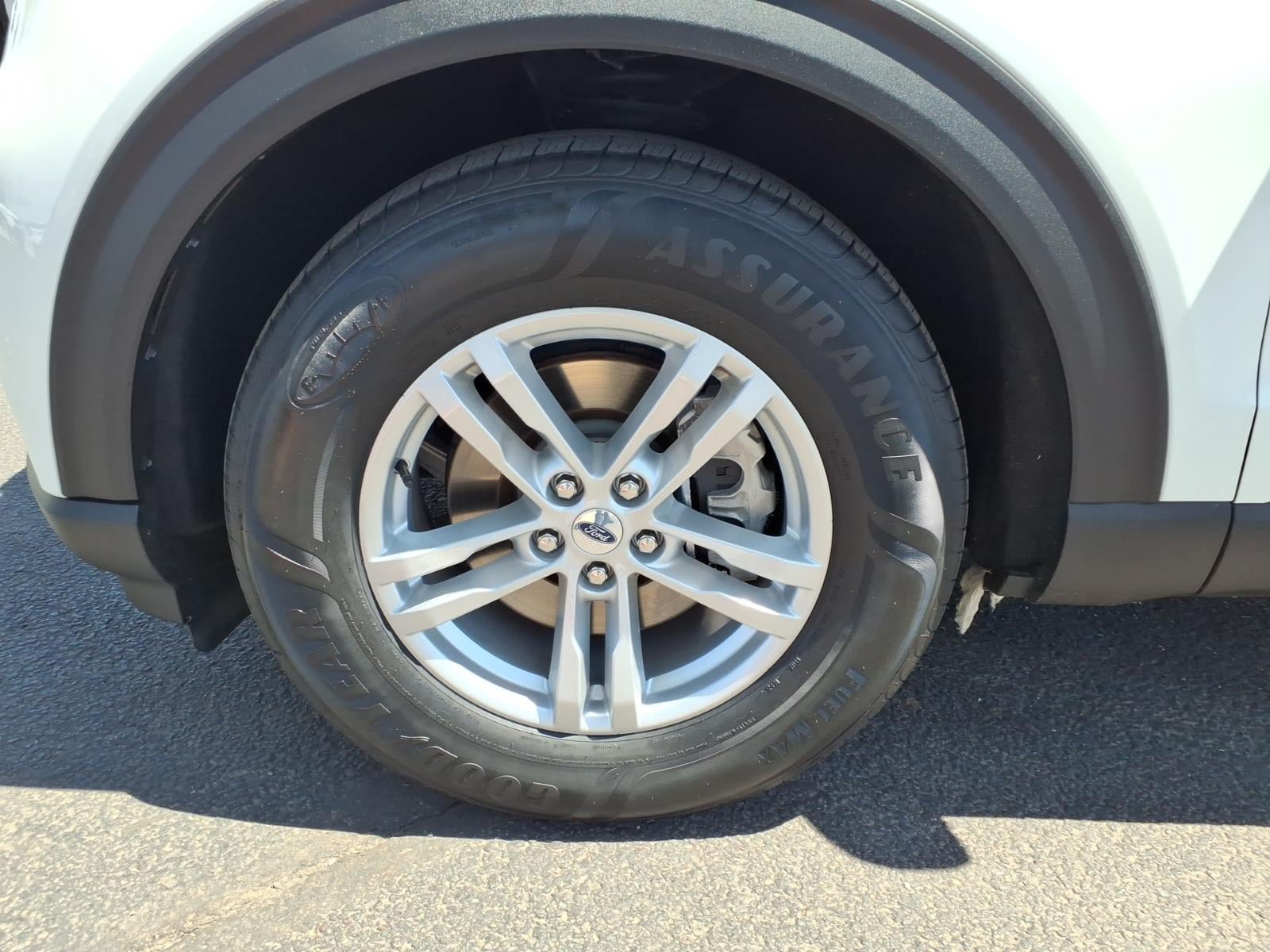 Certified 2023 Ford Explorer XLT RWD image 9