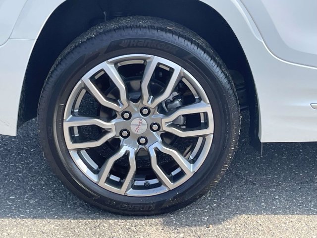 Used 2024 GMC Terrain Denali AWD/4WD image 8