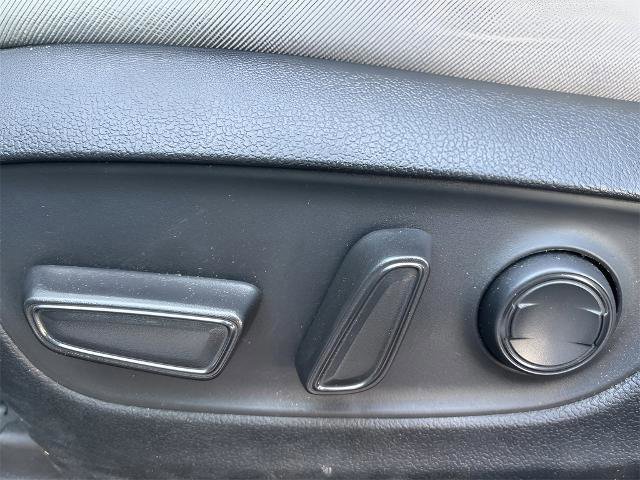 Used 2021 Toyota RAV4 XLE image 18