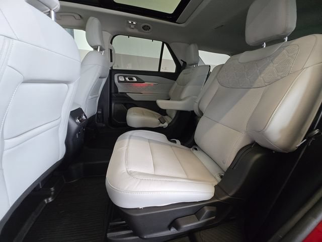 Certified 2025 Ford Explorer Platinum w/ Ultimate Package AWD/4WD image 22
