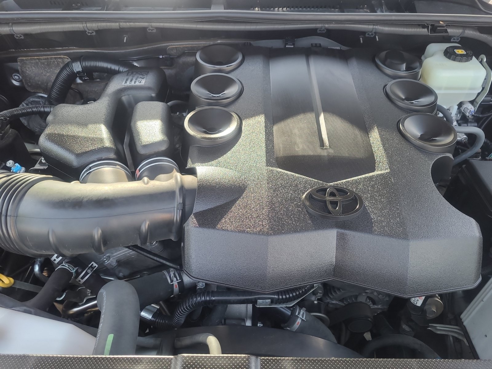 Used 2020 Toyota 4Runner SR5 AWD/4WD image 22