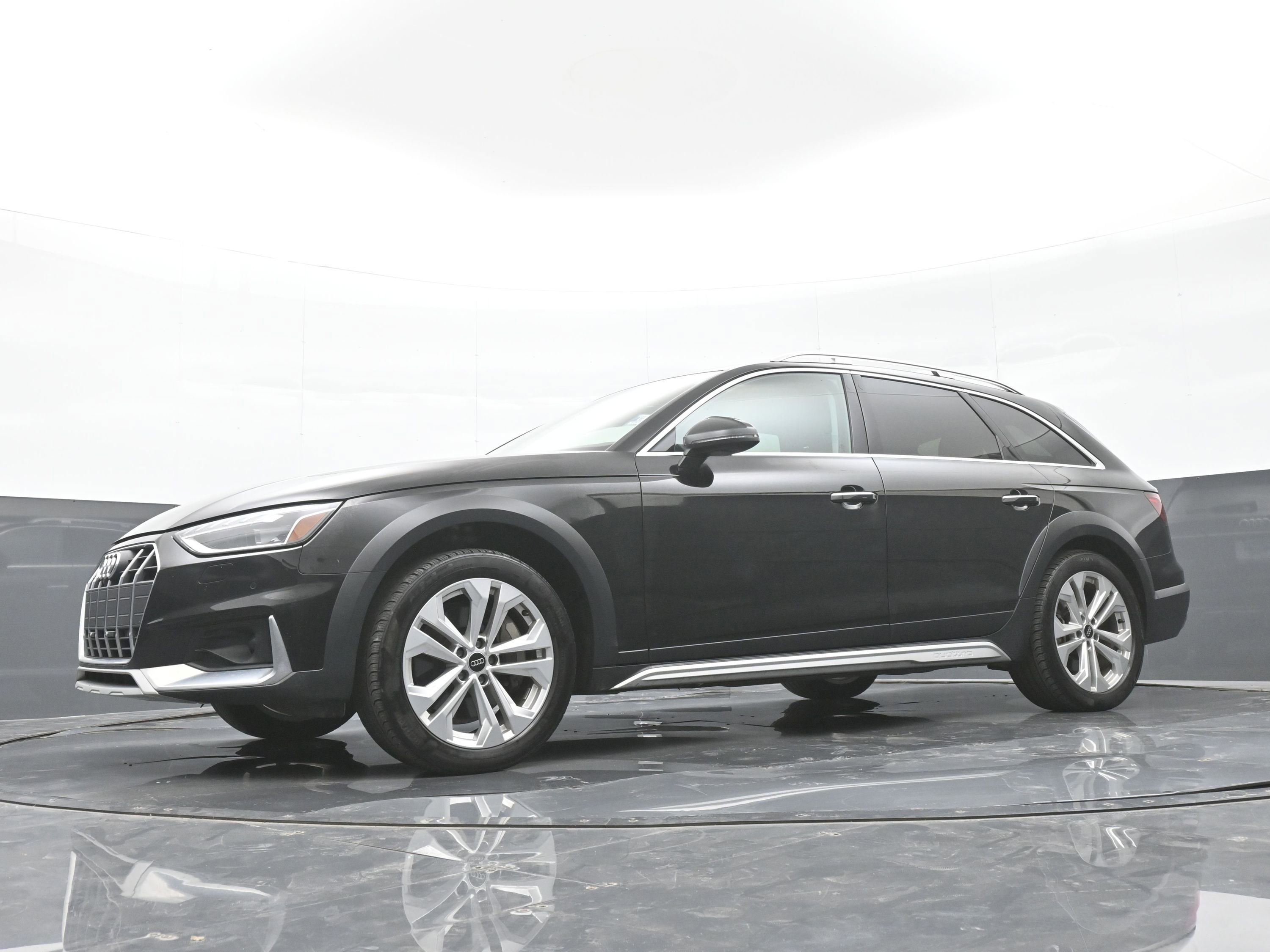 Used 2023 Audi A4 2.0T allroad Premium Plus w/ Premium Plus Package AWD/4WD image 42