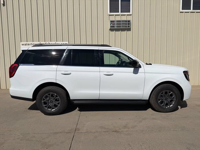 Certified 2025 Ford Expedition Active AWD/4WD image 1