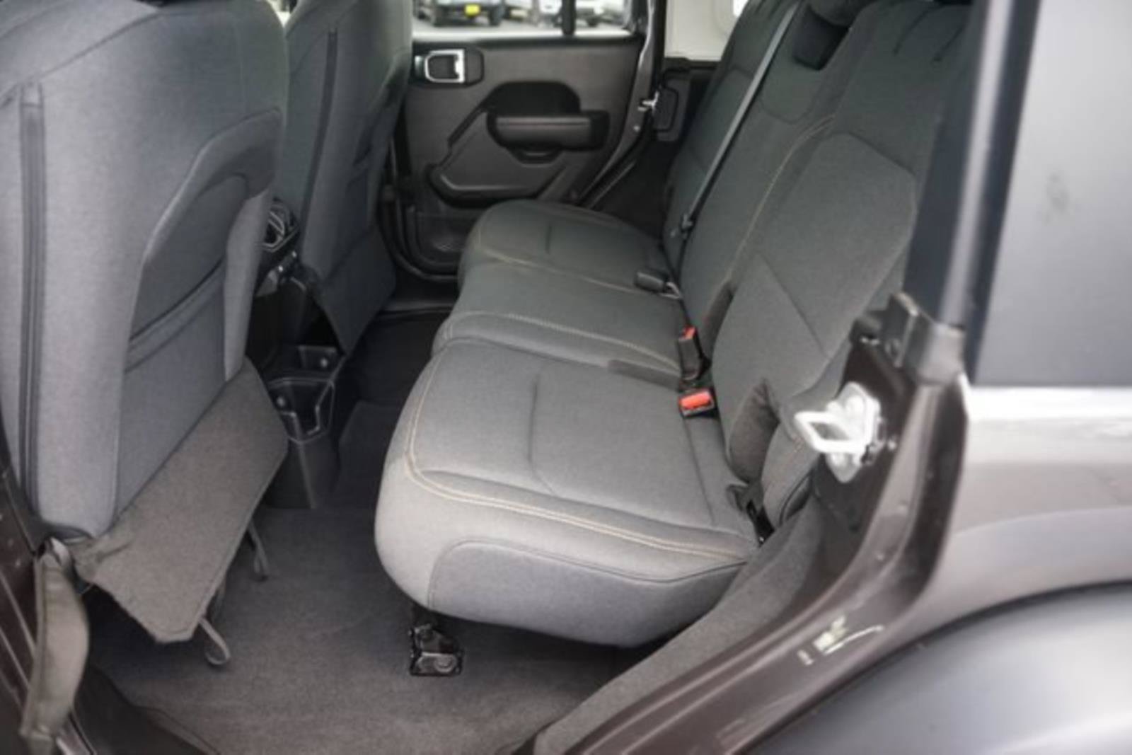 Used 2025 Jeep Wrangler Unlimited Sport AWD/4WD image 12