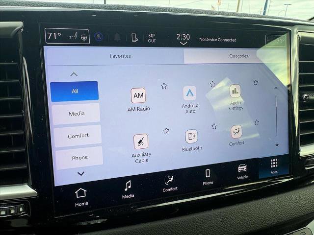 Used 2024 Chrysler Pacifica Touring-L image 15