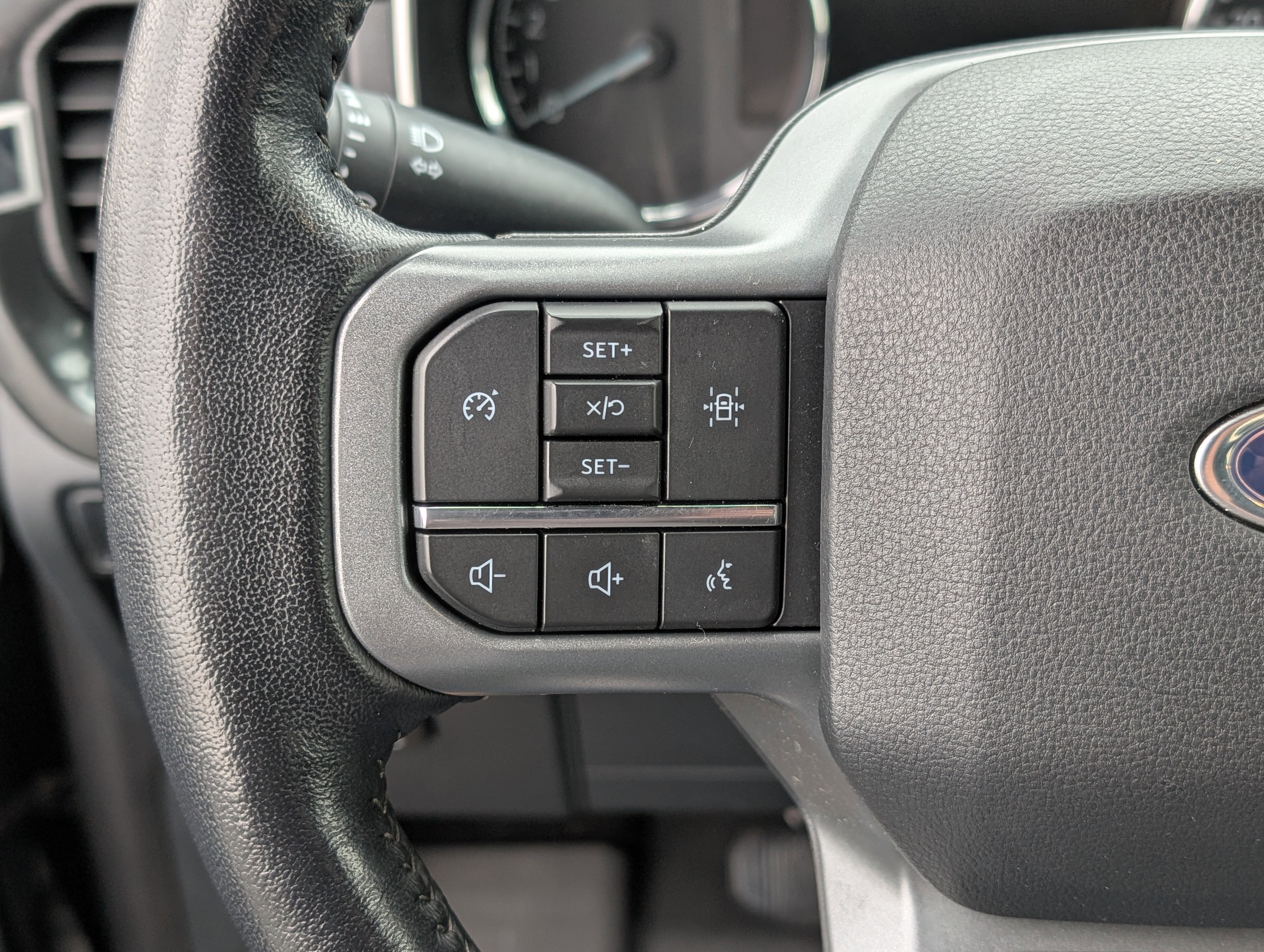 Certified 2022 Ford F150 XLT w/ Equipment Group 302A High image 22