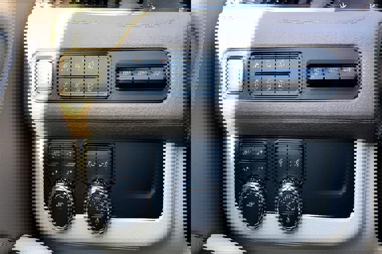 Used 2023 GMC Yukon Denali image 35