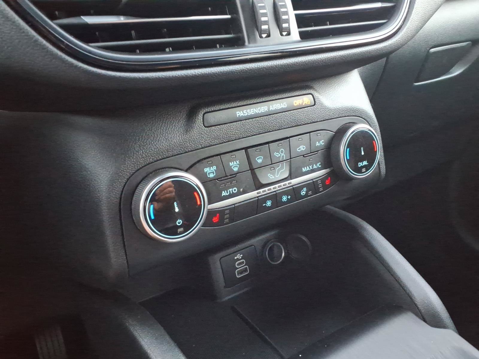Certified 2025 Ford Escape ST-Line Select AWD/4WD image 15