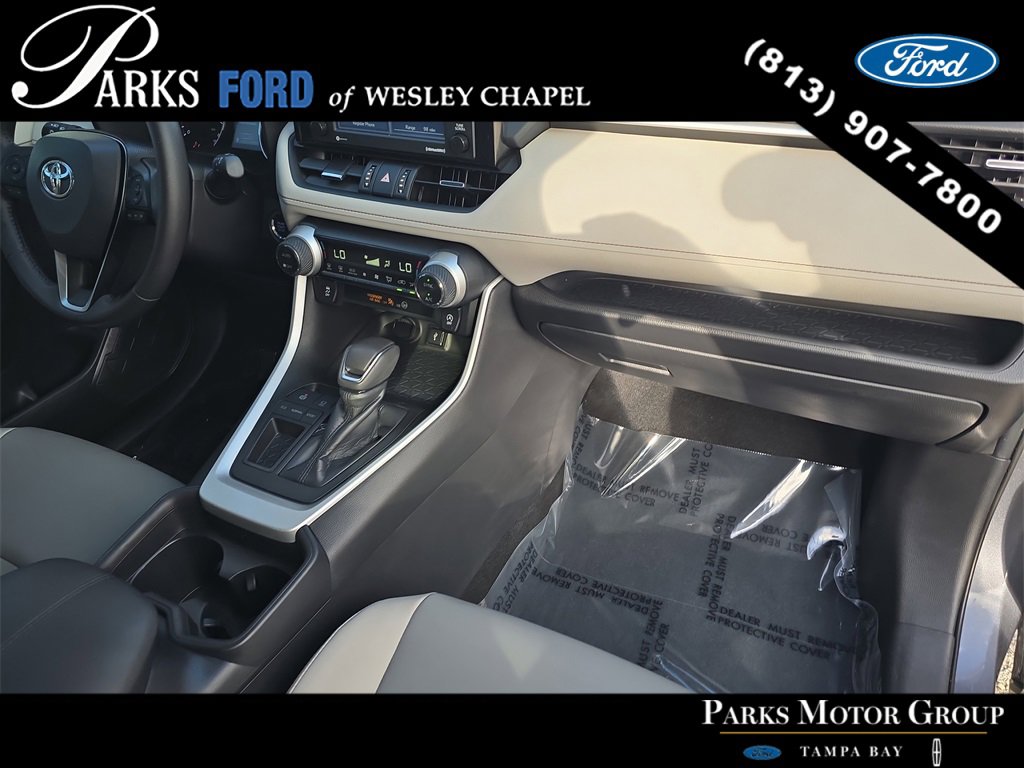 Used 2020 Toyota RAV4 XLE Premium image 10