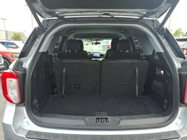 Certified 2021 Ford Explorer XLT w/ Equipment Group 202A AWD/4WD image 8