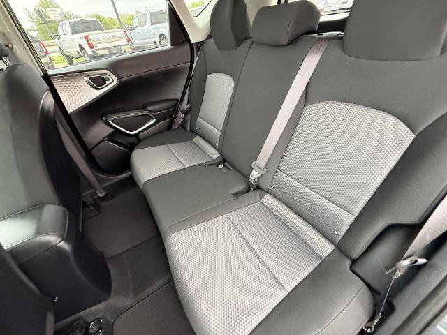 Used 2025 Kia Soul LX w/ LX Technology Package FWD image 27