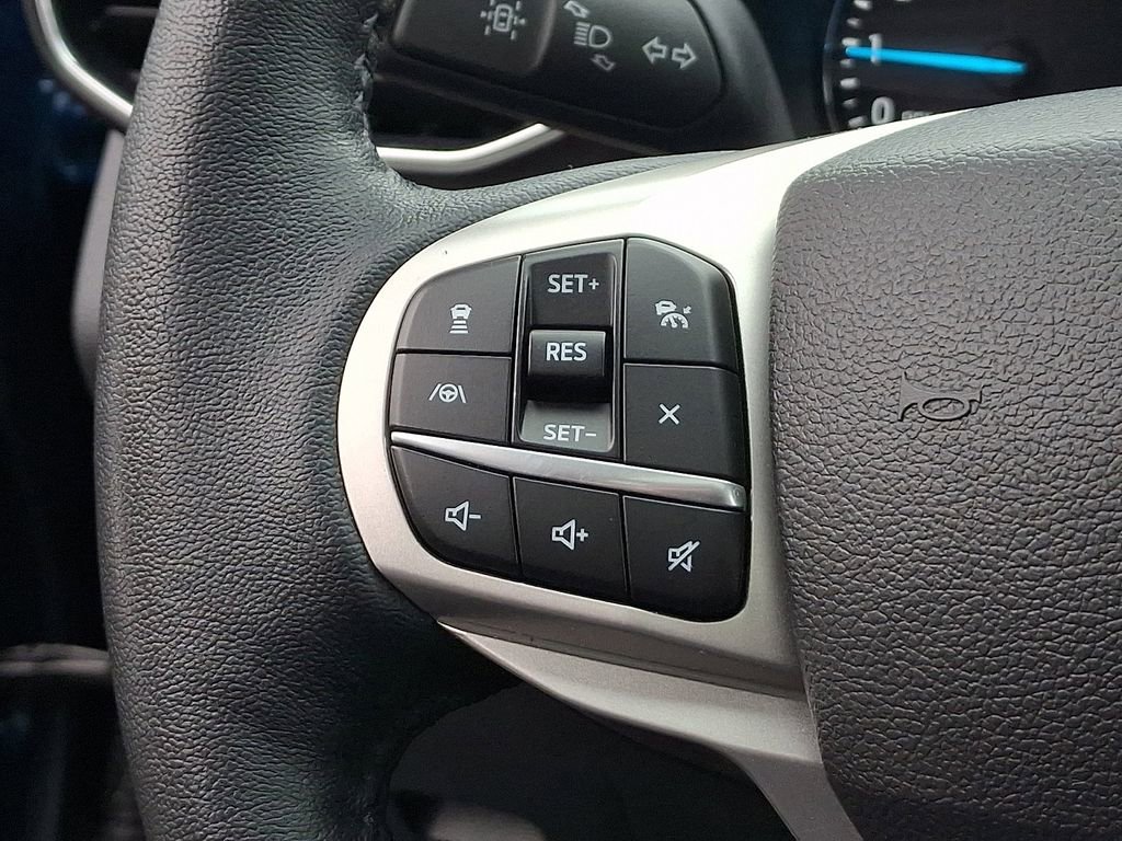 Certified 2022 Ford Explorer XLT w/ Equipment Group 202A AWD/4WD image 24
